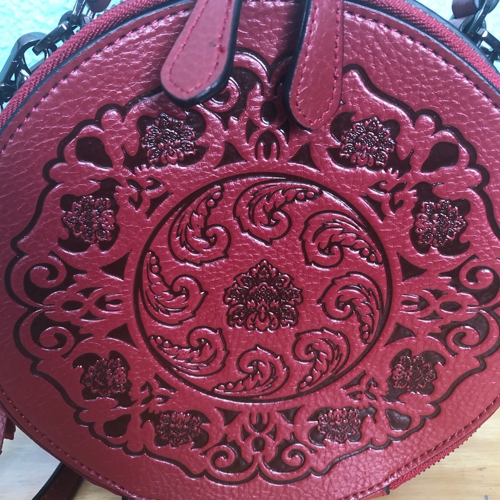 NEW Beautiful Purse - Picture 5 of 13